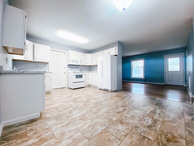 501 Lakewood Dr, Jacksonville, NC 28546 - photo 2