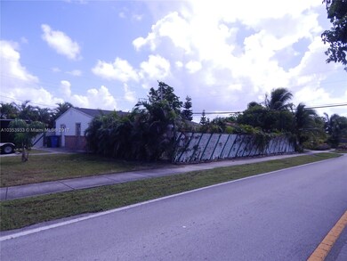 Front and side view. Huge, Huge Lot.