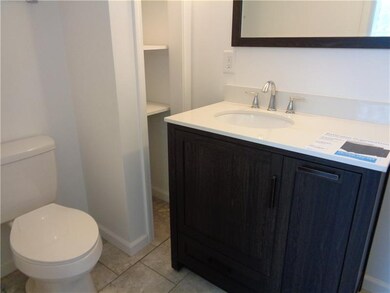 FULL BATH - MAIN FLOOR