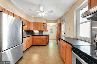 541 Franklin St, West Reading, PA 19611 - photo 6