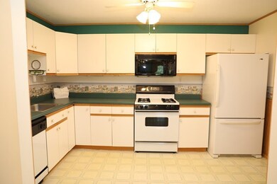 13 Dallas Dr unit 202, Dracut, MA 01826 - photo 4
