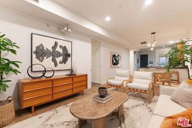 6001 Carlton Way unit 105, Los Angeles, CA 90028 - photo 4