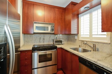 06_426NE7thAvenue_1F_5_Kitchen_HiRes