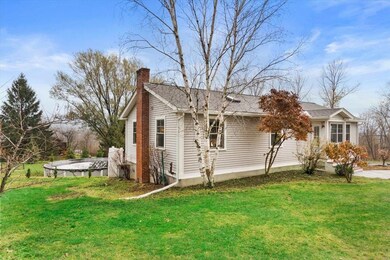 82 Mountain View Dr, Shaftsbury, VT 05262 - photo 2