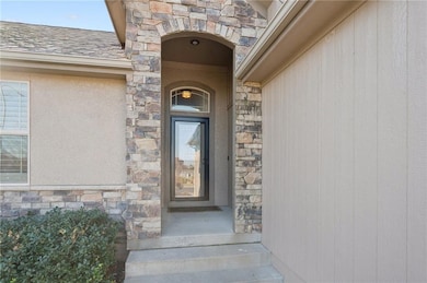 1100 SW Conch Way, Lees Summit, MO 64064 - photo 2