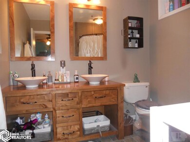 4120 E 5th St S, Newton, IA 50208 - photo 7