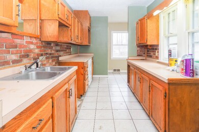 160 North Wabas Ave.-105