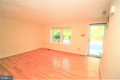 27 Dufief Ct, North Potomac, MD 20878 - photo 2