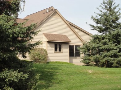 4765 Sawgrass Dr E unit 1, Ann Arbor, MI 48108 - photo 3