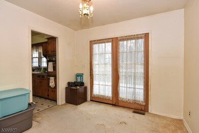 61 Mackay Ave, Waldwick, NJ 07463 - photo 4