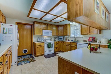 4092RiverviewDrive_003