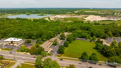 unlisted-address, Bolingbrook, IL 60440 - photo 3