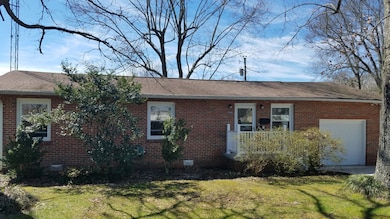 1504 Rogers Cir, Manchester, TN 37355 - photo 2