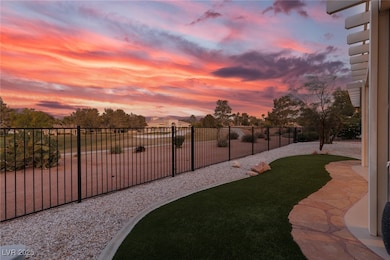 Impressive backyard with a complete view of the go