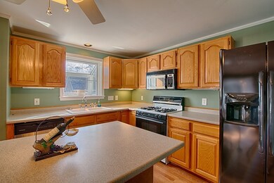 13 Arthur St, Haverhill, MA 01832 - photo 6