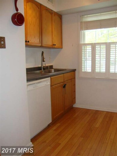 5827 Rexford Dr unit 712, Springfield, VA 22152 - photo 3