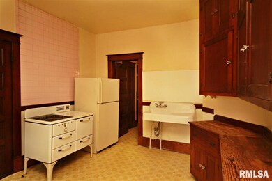 1538 W 3rd St unit 2, Davenport, IA 52802 - photo 6