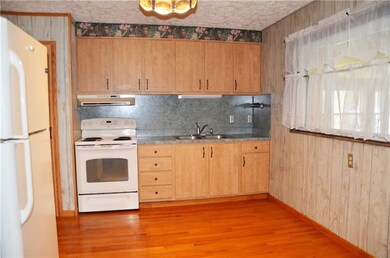 Eat in kitchen