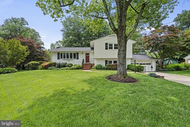 708 Skyline Ct NE, Vienna, VA 22180 - photo 2