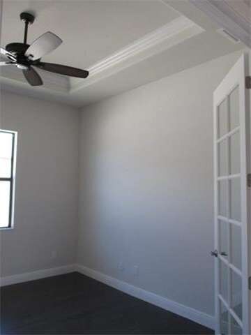 Study boast 10' coffered ceiling with crown moldin