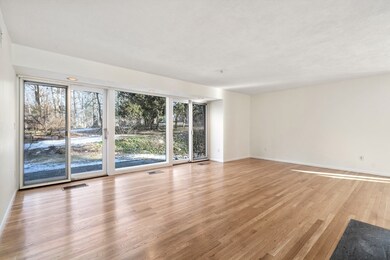 126 Chestnut Cir, Lincoln, MA 01773 - photo 6