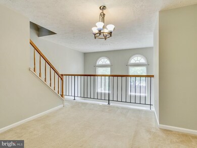 13949 Big Yankee Ln, Centreville, VA 20121 - photo 3