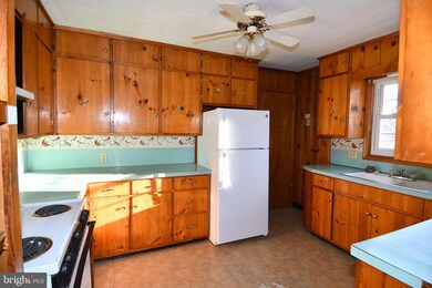 268 Wilkes St unit 1, Berkeley Springs, WV 25411 - photo 5