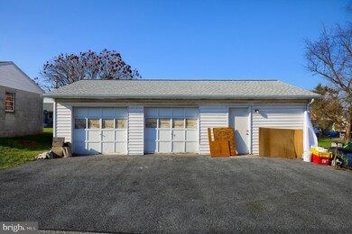 171 S Main St, Mount Wolf, PA 17347 - photo 4