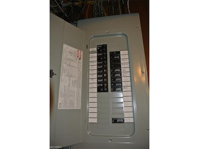 1503 Hilton Dr, Akron, OH 44313 - photo 7