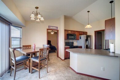 Eating Bar to Kitchen