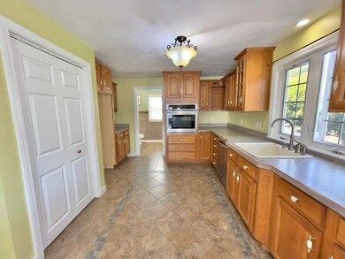8 Joes Way, Milford, MA 01757 - photo 5