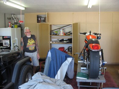 4390 E Valley View - Garage Storage