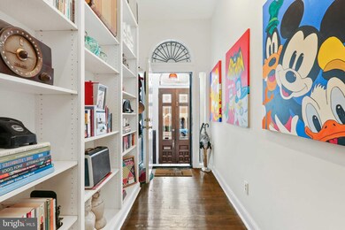 117 W Barre St, Baltimore, MD 21201 - photo 6