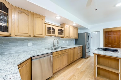 W_Ave_E_9819_Vicksburg_49097-8