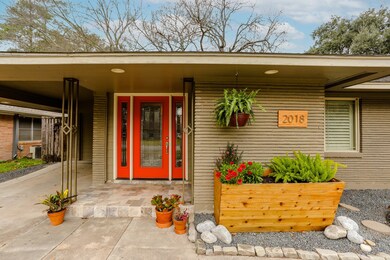 2018 Lamonte Ln, Houston, TX 77018 - photo 2