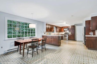 19 Dartmouth Rd Cos Cob CT-small-020-30-