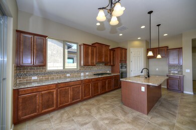 006_Dining - Kitchen