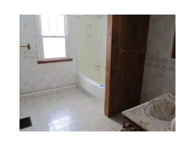 Full Bath.