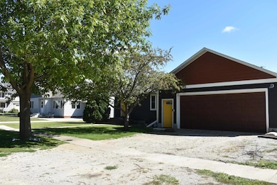 209 N Center St, Saint Ansgar, IA 50472 - photo 2