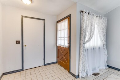 6913 N Grove Ave, Warr Acres, OK 73132 - photo 6