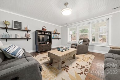 112 Chapman Dr, Hendersonville, NC 28792 - photo 6