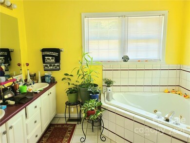 31 Trent Dr, Leicester, NC 28748 - photo 4