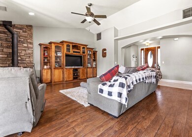 19922 Rd 140 Tulare CA 93274-large-018-0