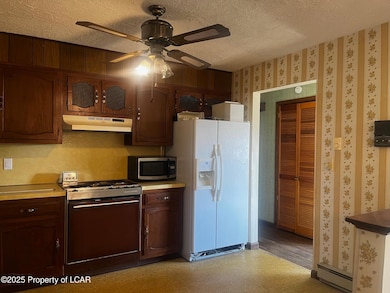 1036 Allen Dr, Hazleton, PA 18201 - photo 7