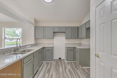 10362 Centerwood Ct, Jacksonville, FL 32218 - photo 6