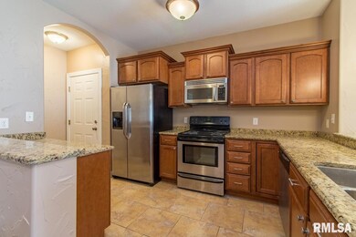 4538 N Thornhill Dr unit 102D, Peoria, IL 61615 - photo 5