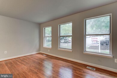 11829 Summer Oak Dr, Germantown, MD 20874 - photo 4