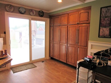 8' pantry with sliding shelves