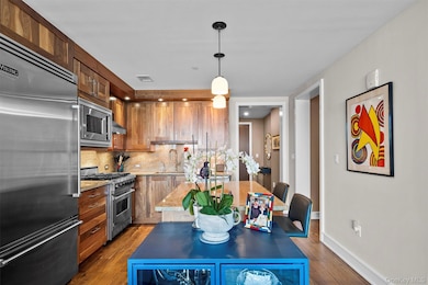 5 Renaissance Square unit 19B, White Plains, NY 10601 - photo 7