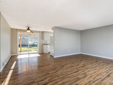 261 E 13th St, Lafayette, OR 97127 - photo 3